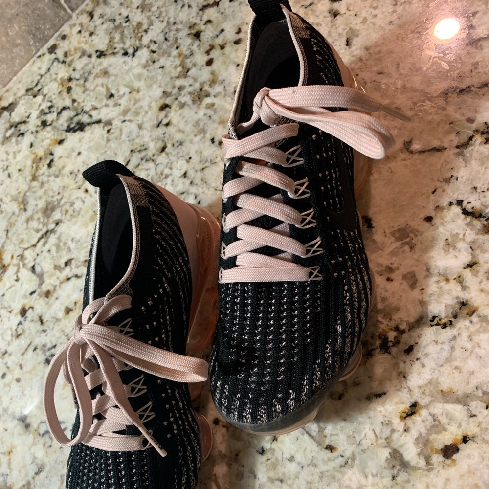 RARE Nike Air Vapormax Flyknit 3 Black and Rose